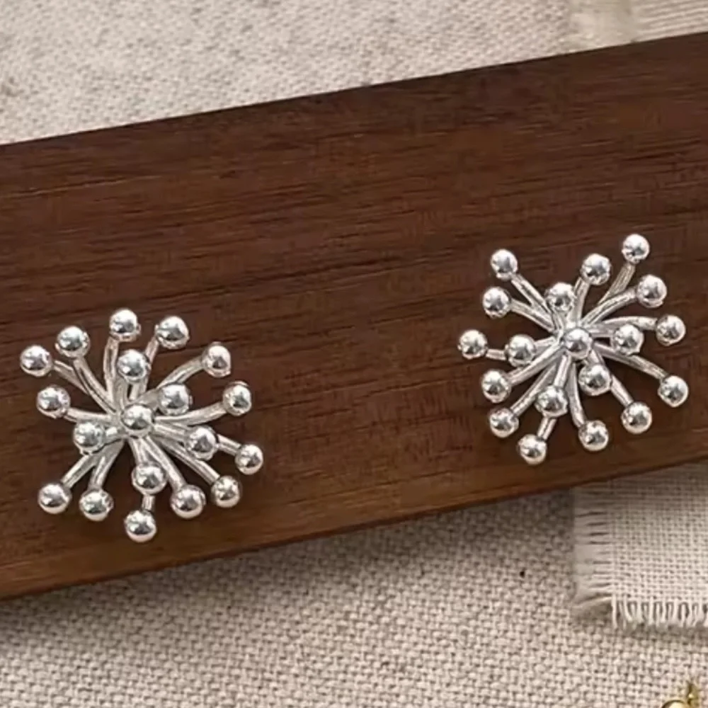 Dainty Silver Starburst Earrings – Modern Sculptural Studs